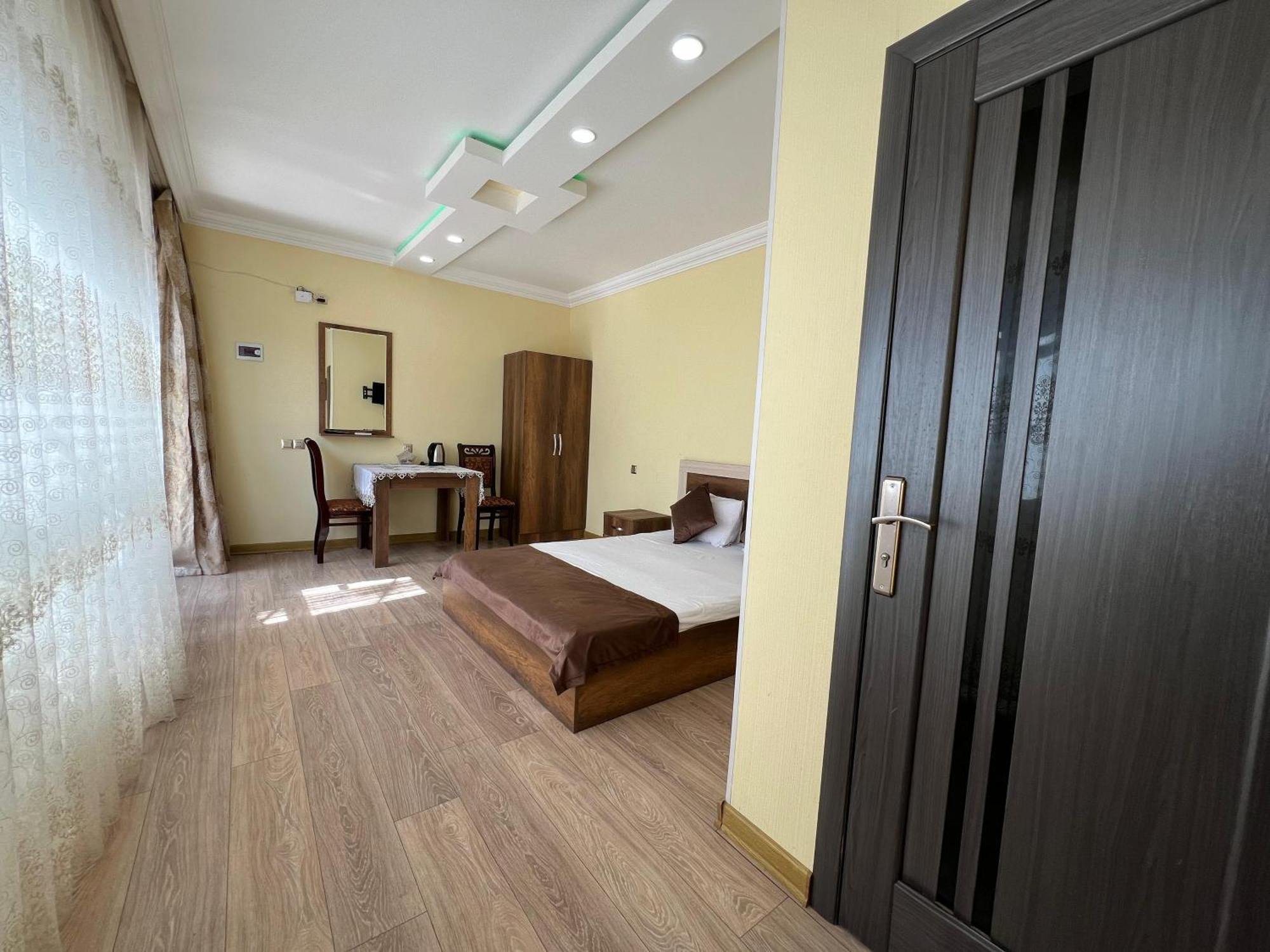 Rahat Hotel กันจา ภายนอก รูปภาพ