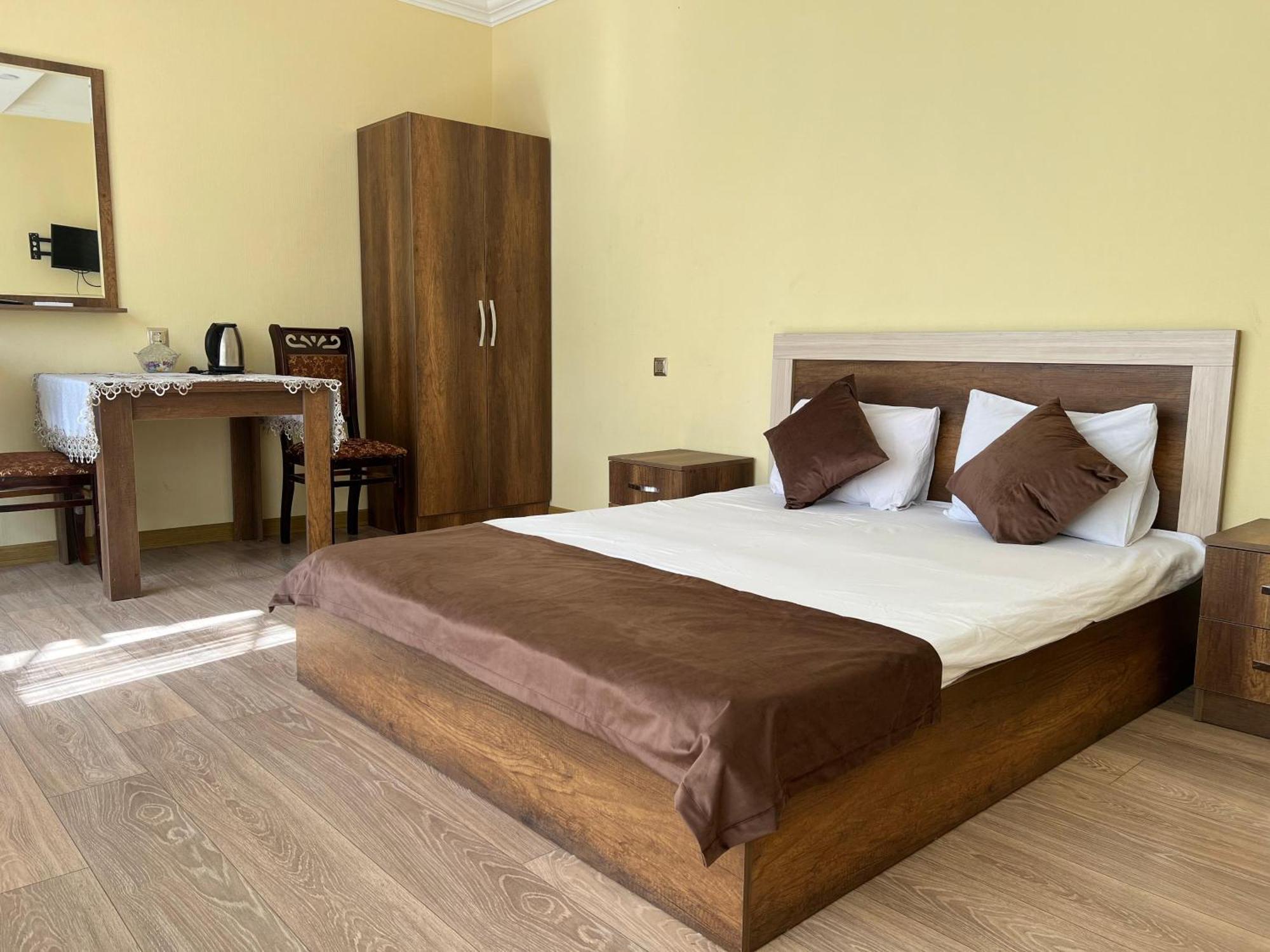 Rahat Hotel กันจา ภายนอก รูปภาพ