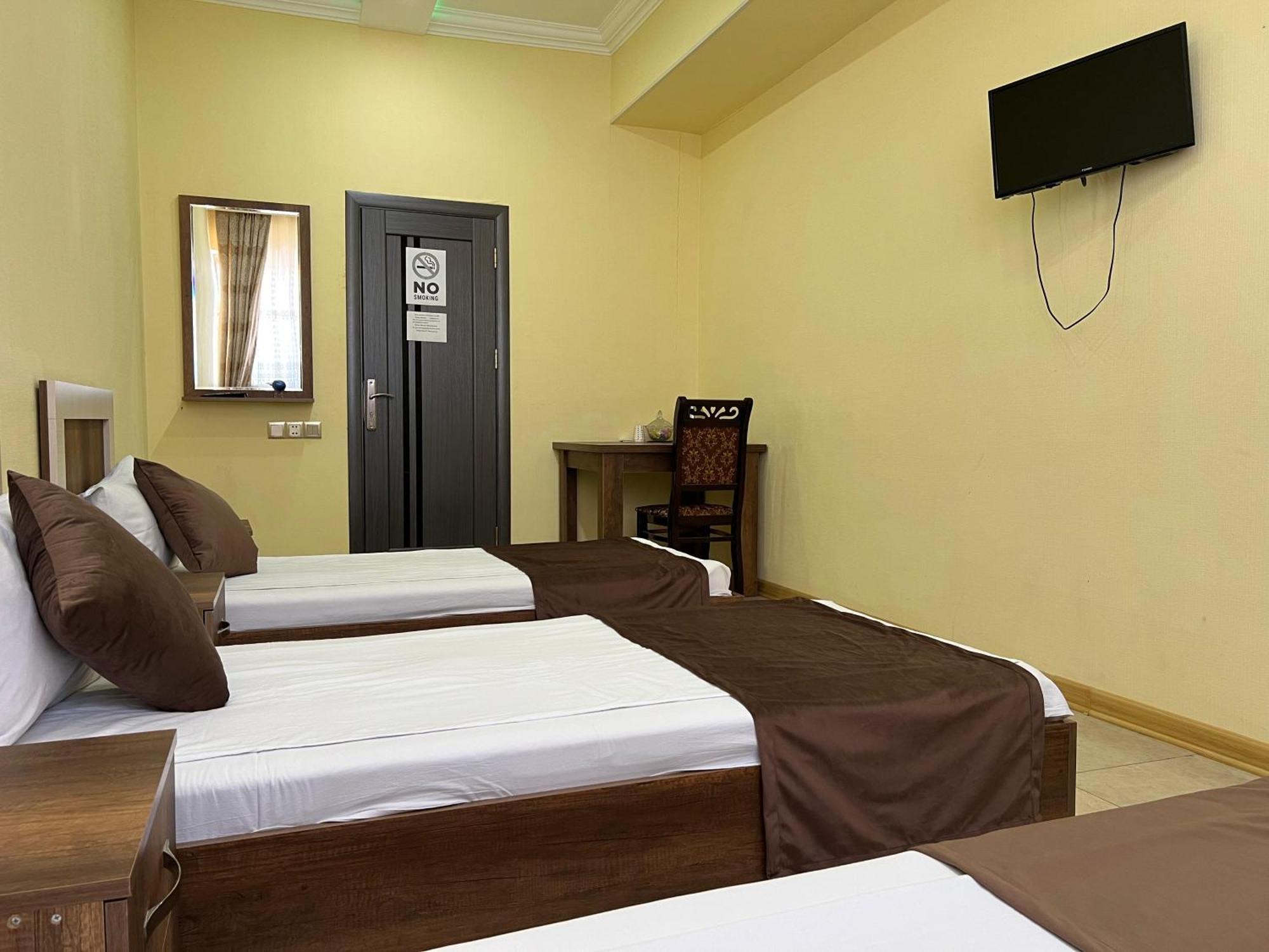 Rahat Hotel กันจา ภายนอก รูปภาพ