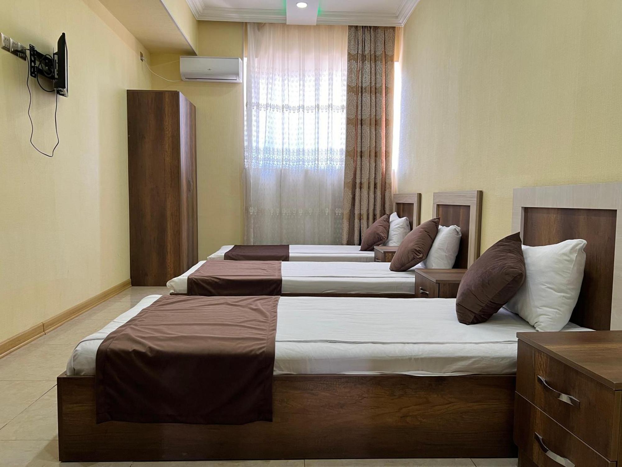 Rahat Hotel กันจา ภายนอก รูปภาพ